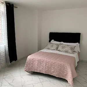 Apartamento Con Excelente Ubicación En El Centro Apartamento